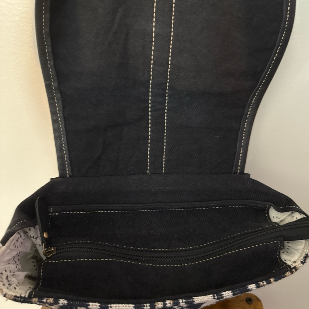 Myra Jenson Bluff Stylish Black and Tan Women's Backpack - Picture 3 of 16